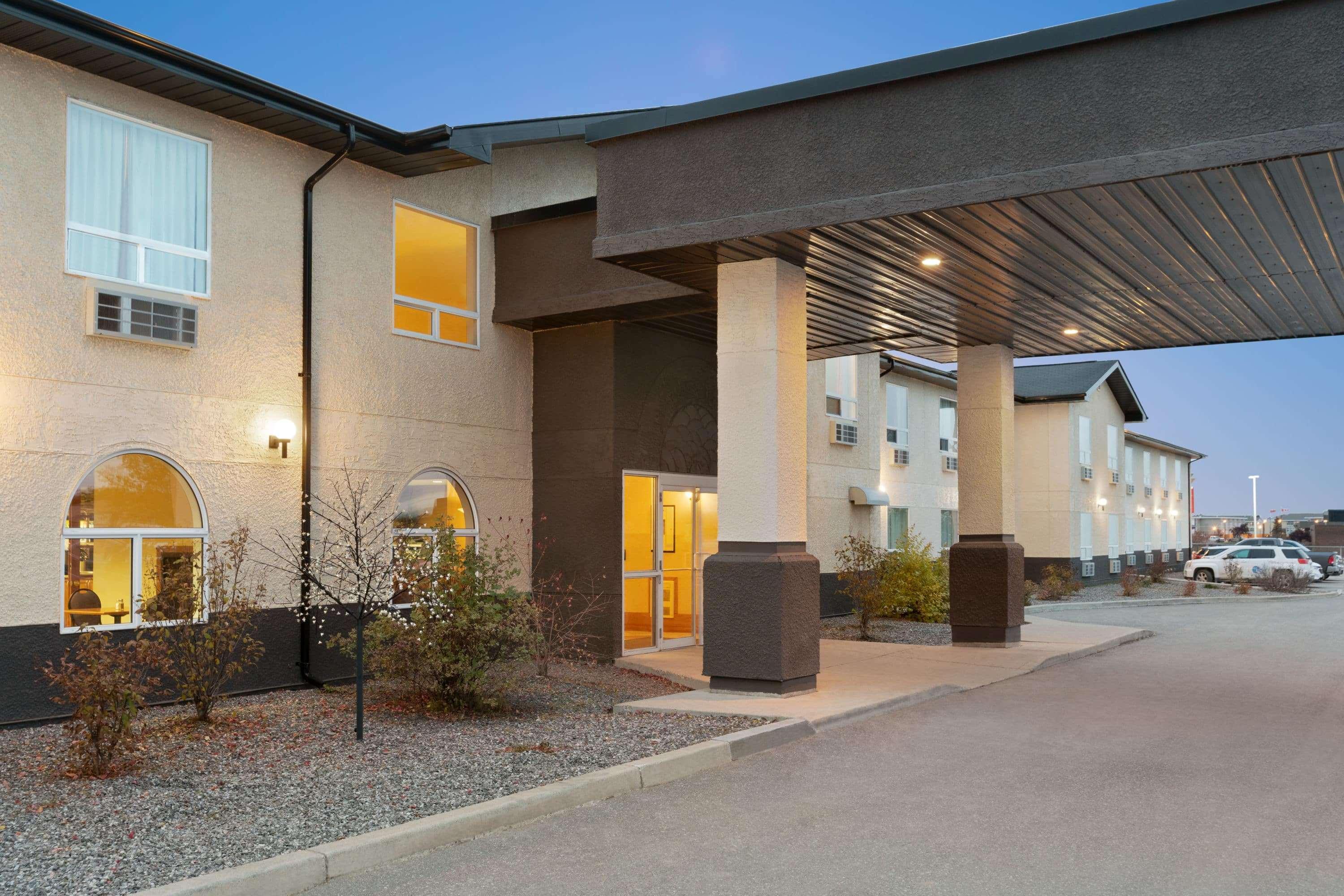 Days Inn & Suites By Wyndham Thompson Exterior foto